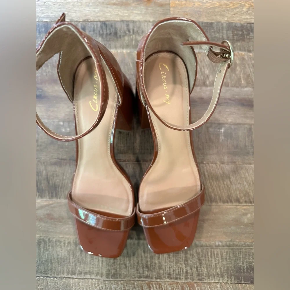 Circus by Sam Edelman Jardine Brown Block Heel Sandals - Picture 4 of 10